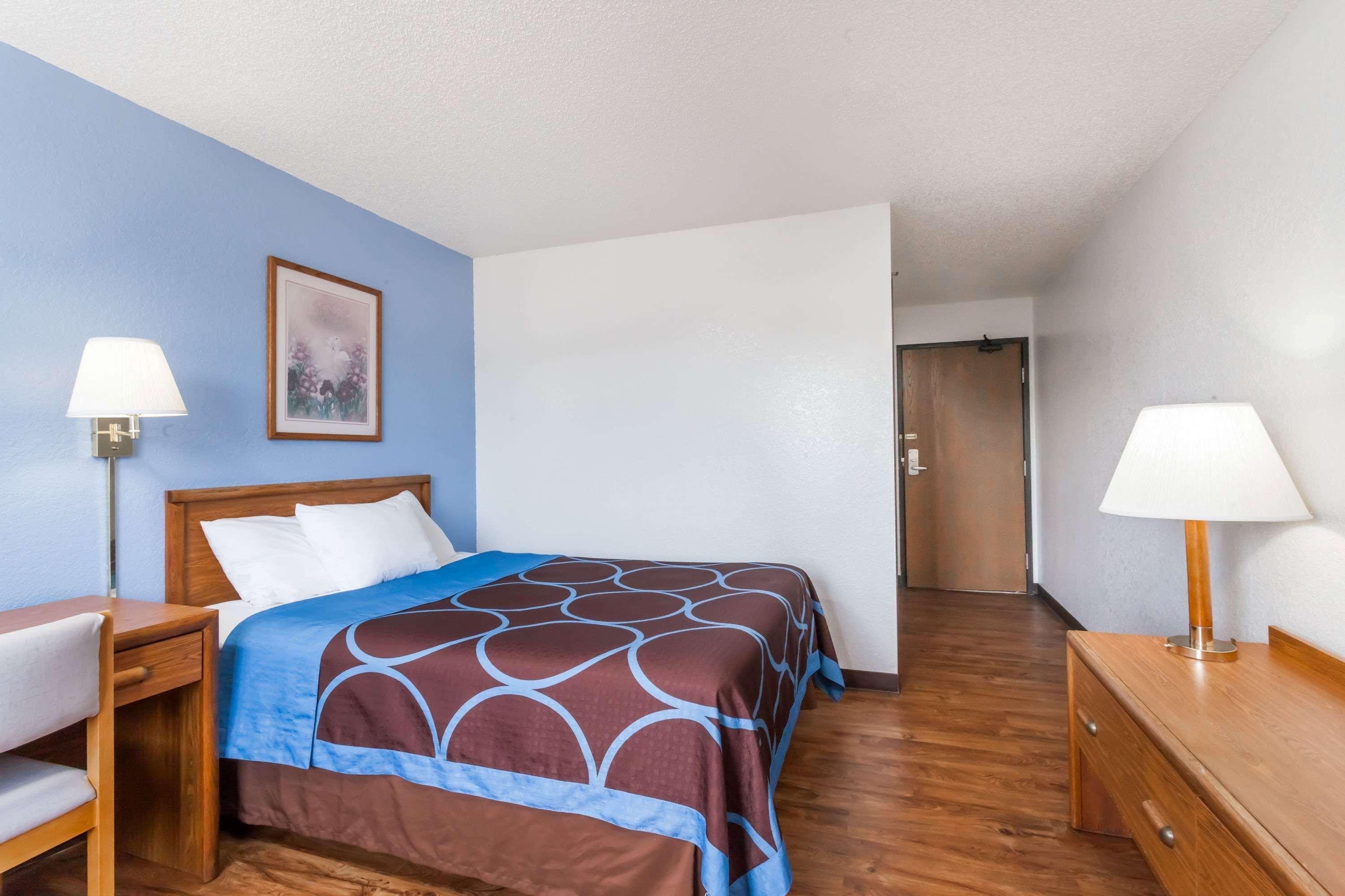 Super 8 By Wyndham Norwich Hotel Buitenkant foto