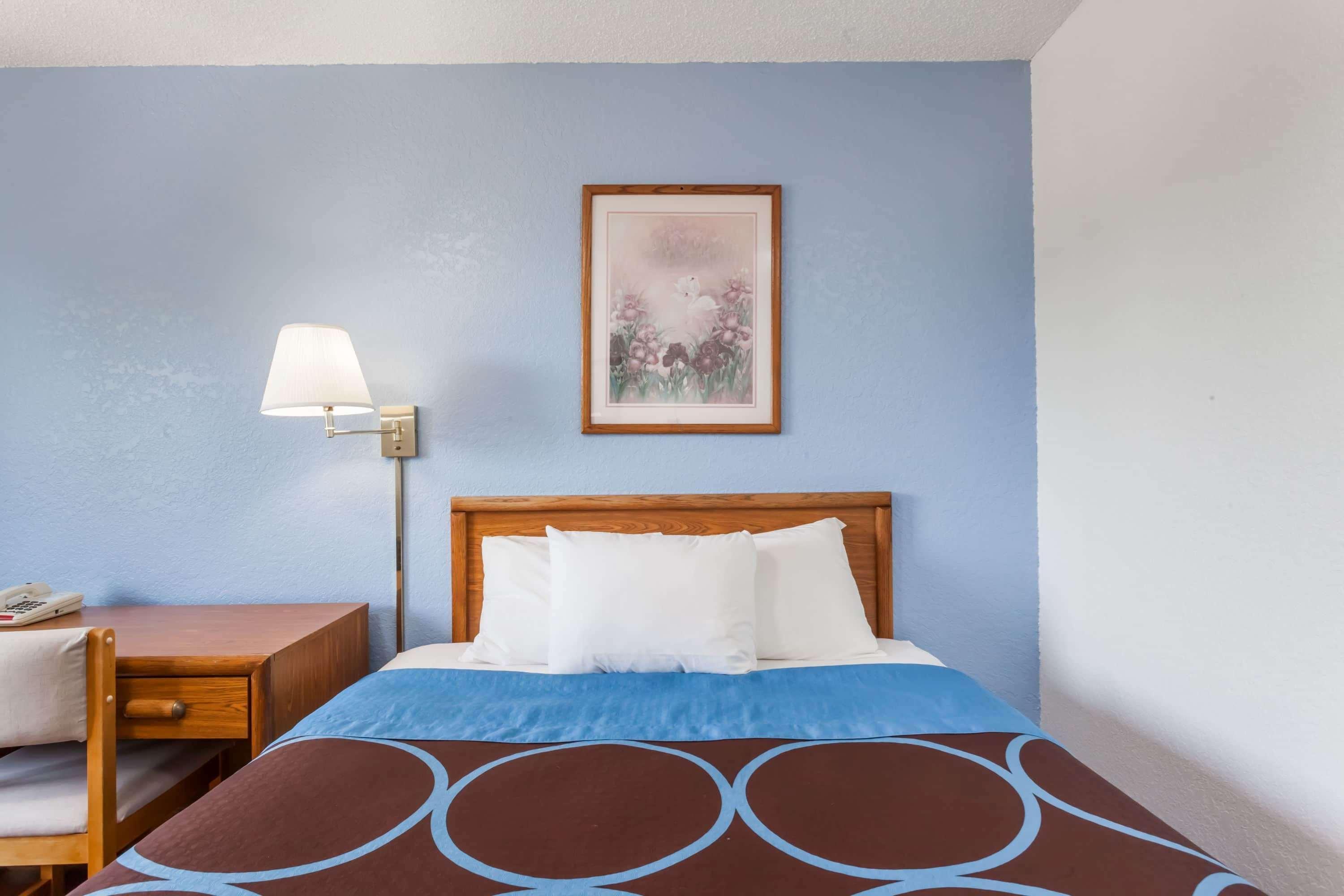 Super 8 By Wyndham Norwich Hotel Buitenkant foto